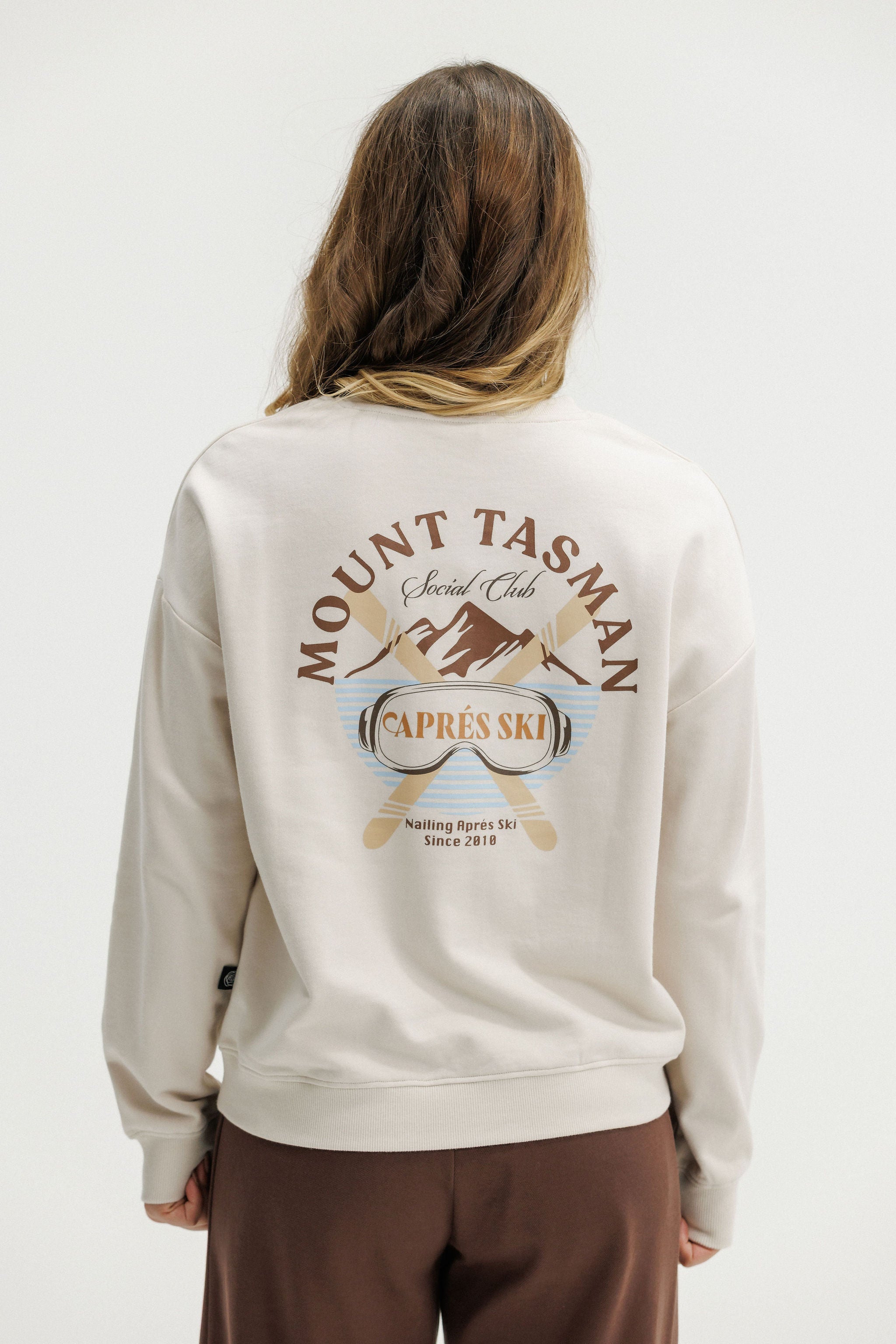 Dakota Crew | Mount Tasman in Bone